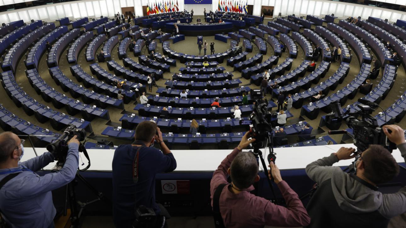 Το Ευρωπαϊκό Κοινοβούλιο ενέκρινε νομοθεσία για τη βελτίωση των συνθηκών εργασίας σε πλατφόρμες